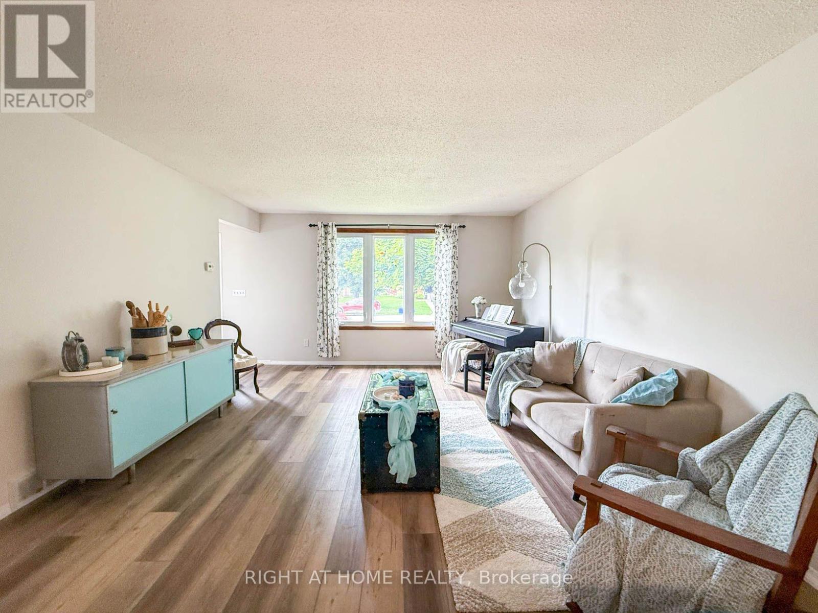 2623 KAYMAR CRESCENT - 3