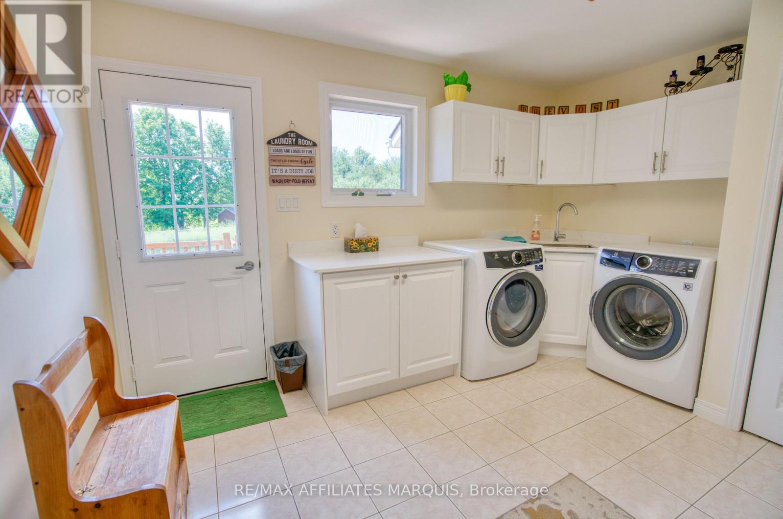 79 TROTTERS LANE - 24