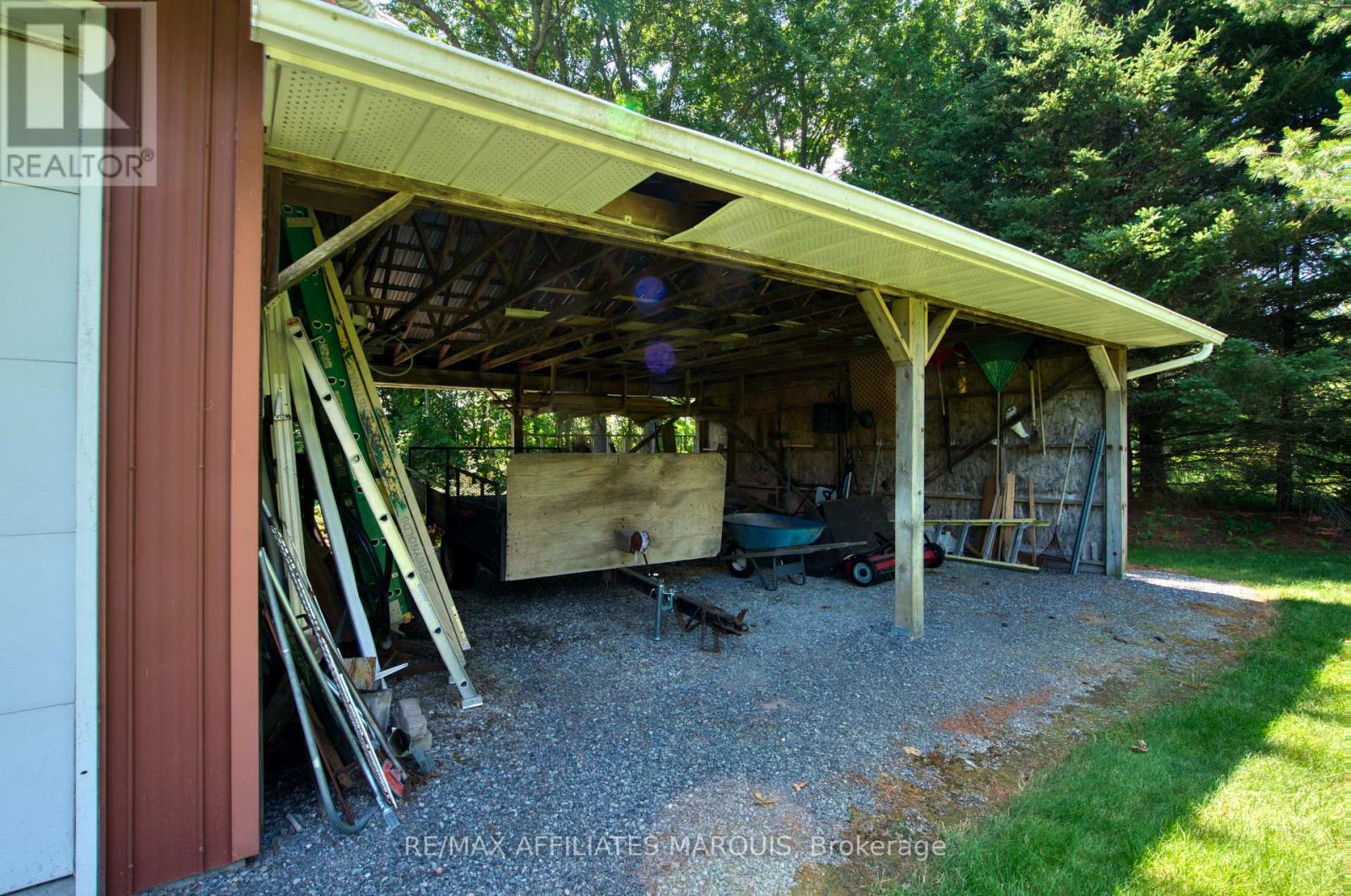 79 TROTTERS LANE - 39