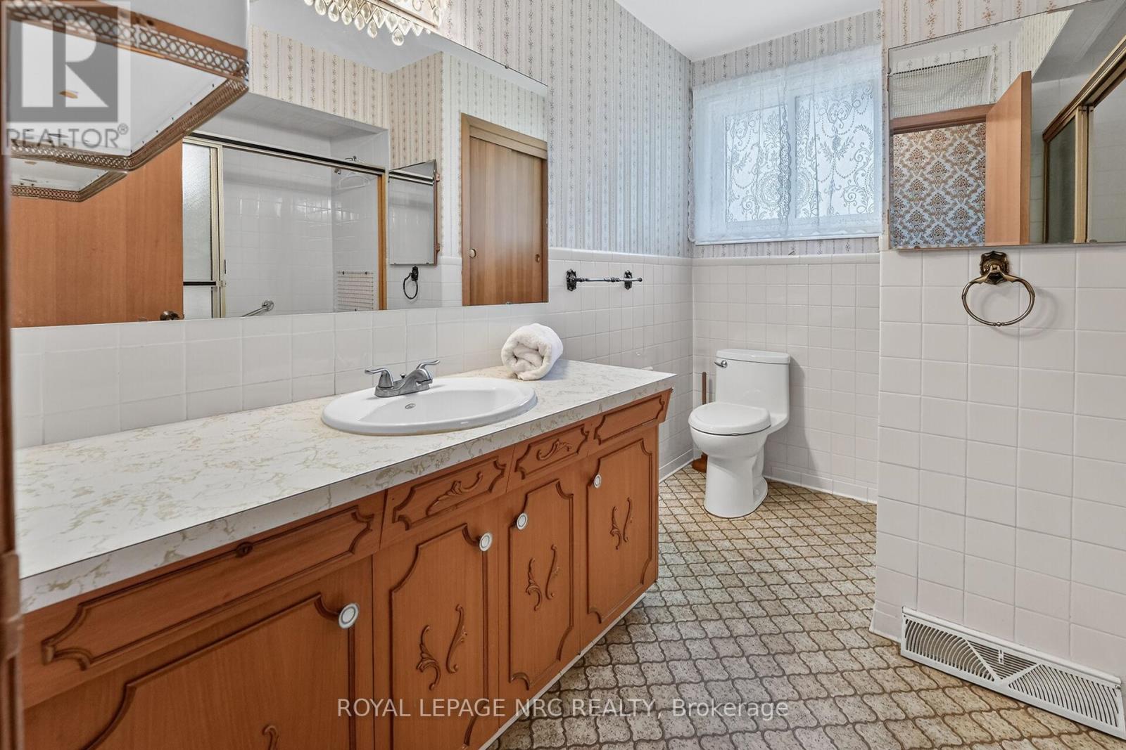 17 ST. LOUIS PLACE - 18