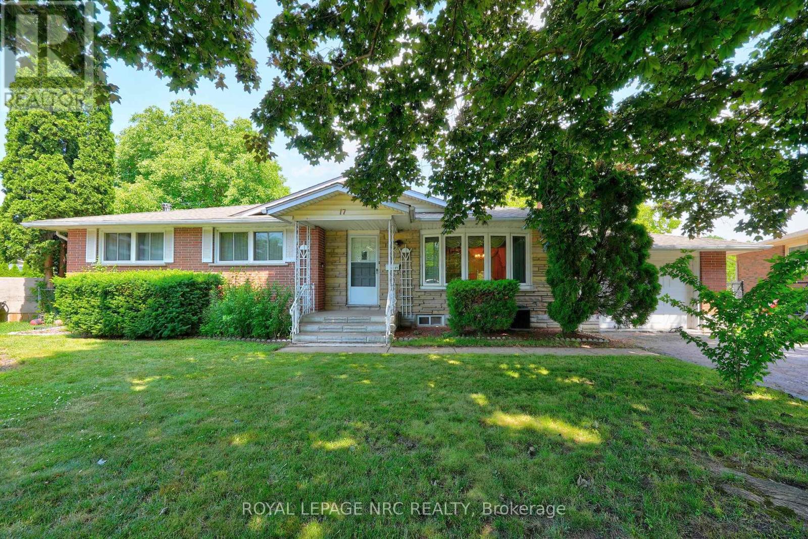 17 ST. LOUIS PLACE - 3