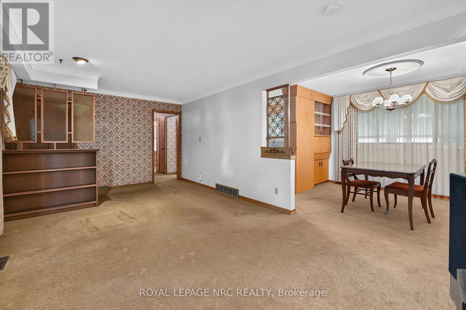 17 ST. LOUIS PLACE - 8