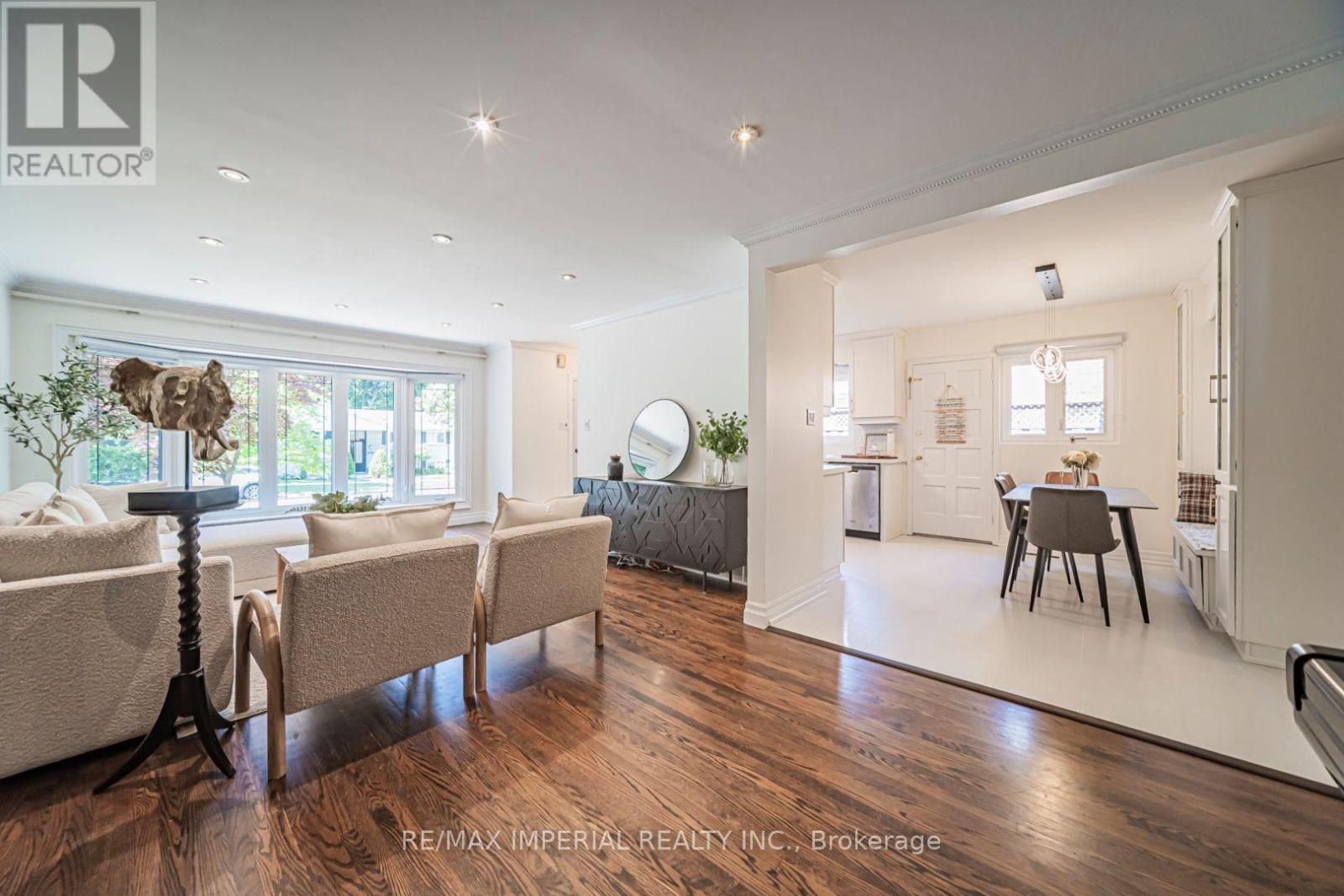 4 QUINCY CRESCENT - 14