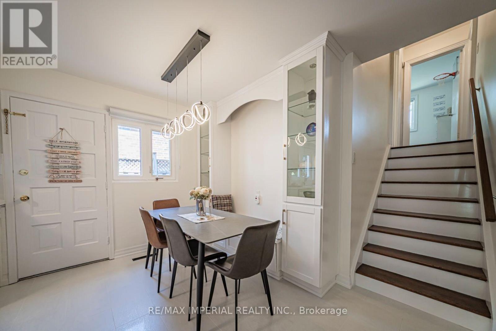 4 QUINCY CRESCENT - 15