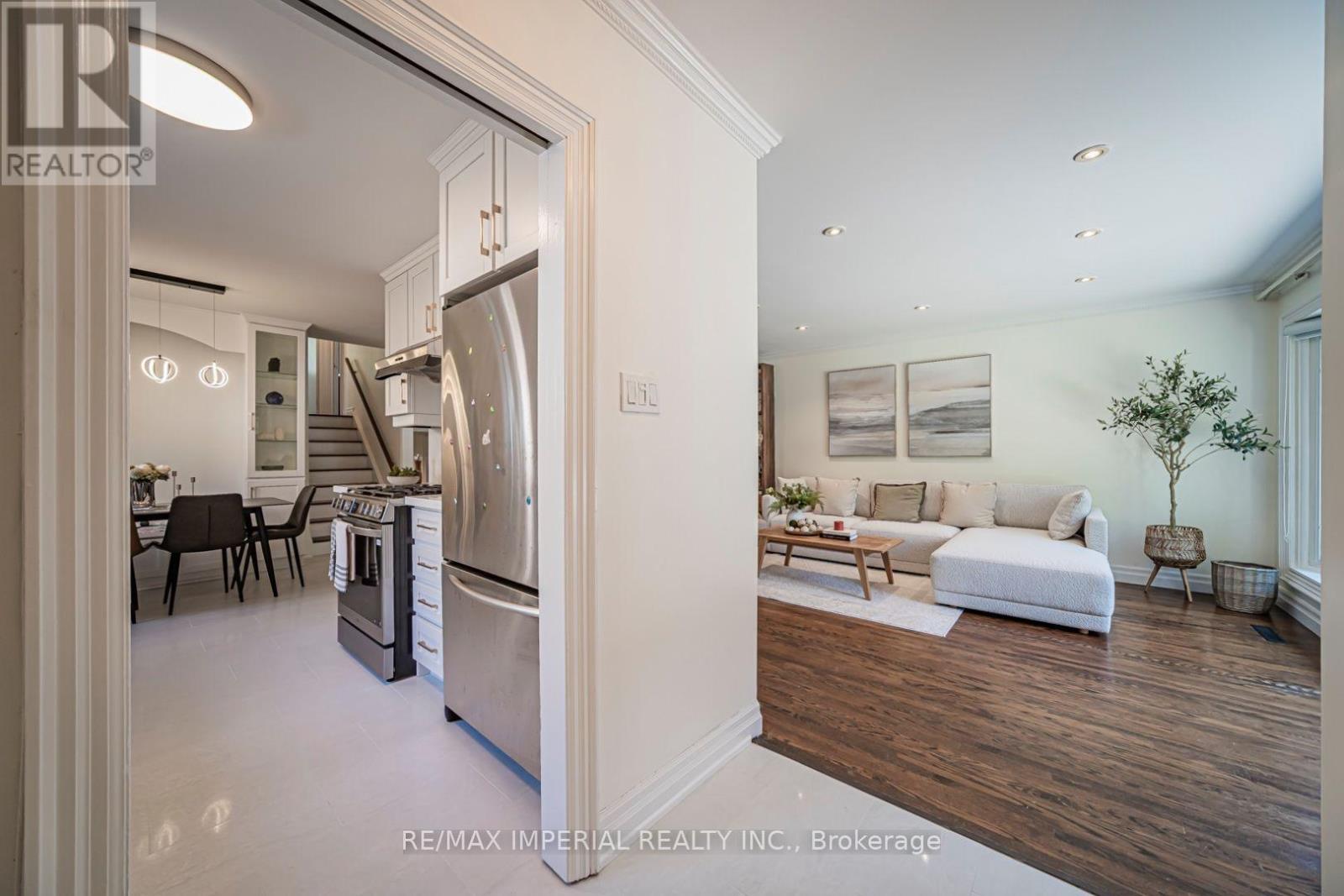4 QUINCY CRESCENT - 3