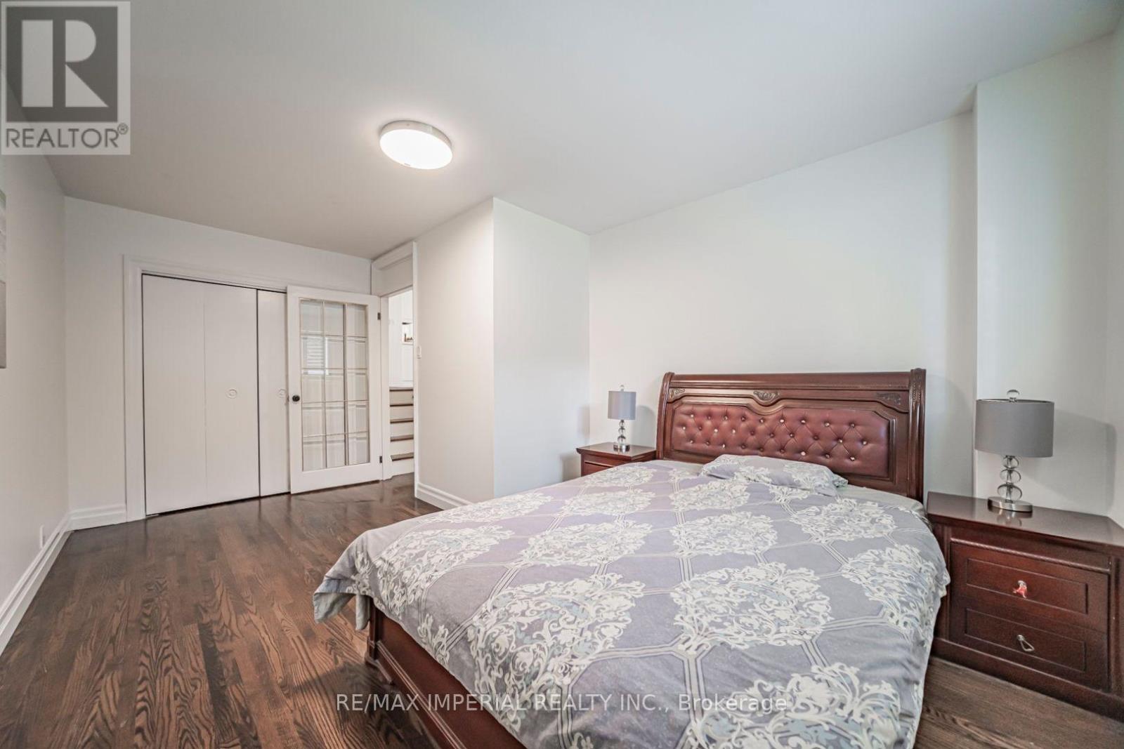 4 QUINCY CRESCENT - 33