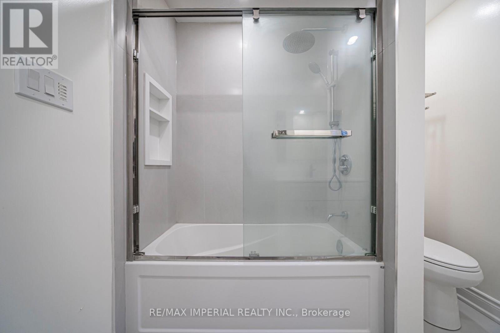 4 QUINCY CRESCENT - 38