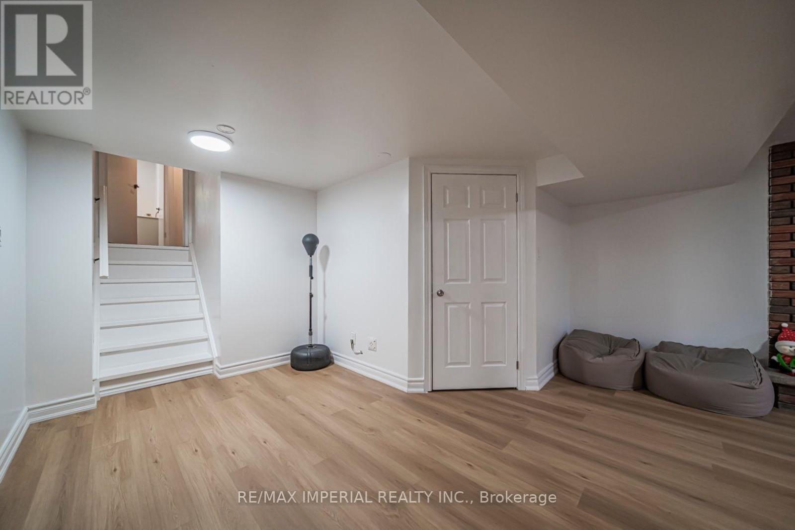 4 QUINCY CRESCENT - 39