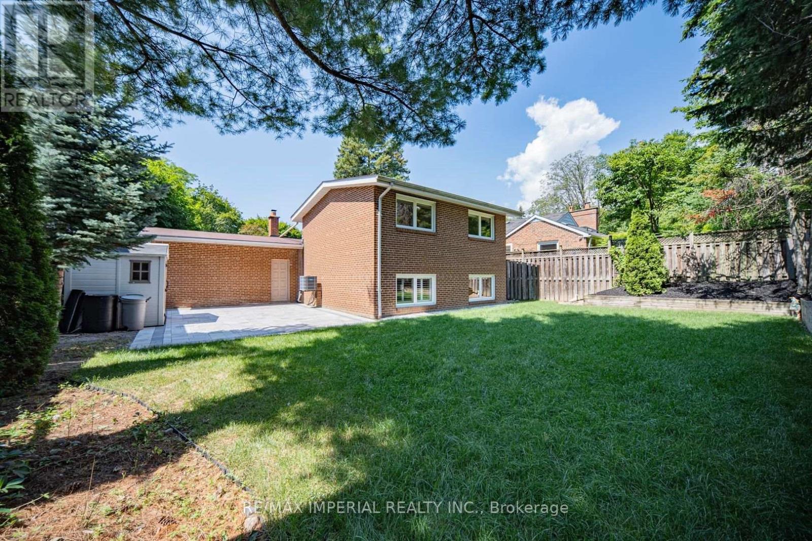 4 QUINCY CRESCENT - 46