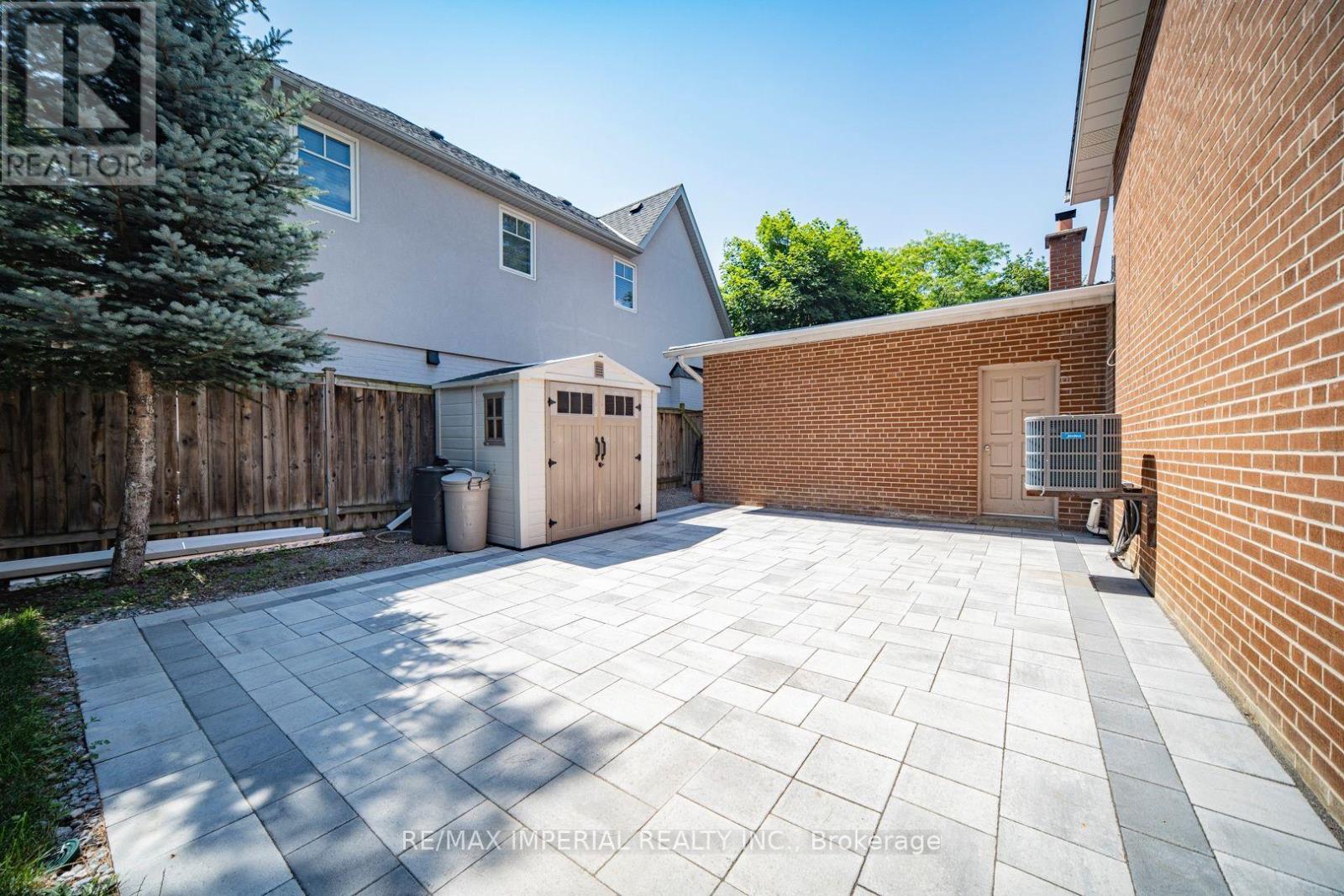 4 QUINCY CRESCENT - 49