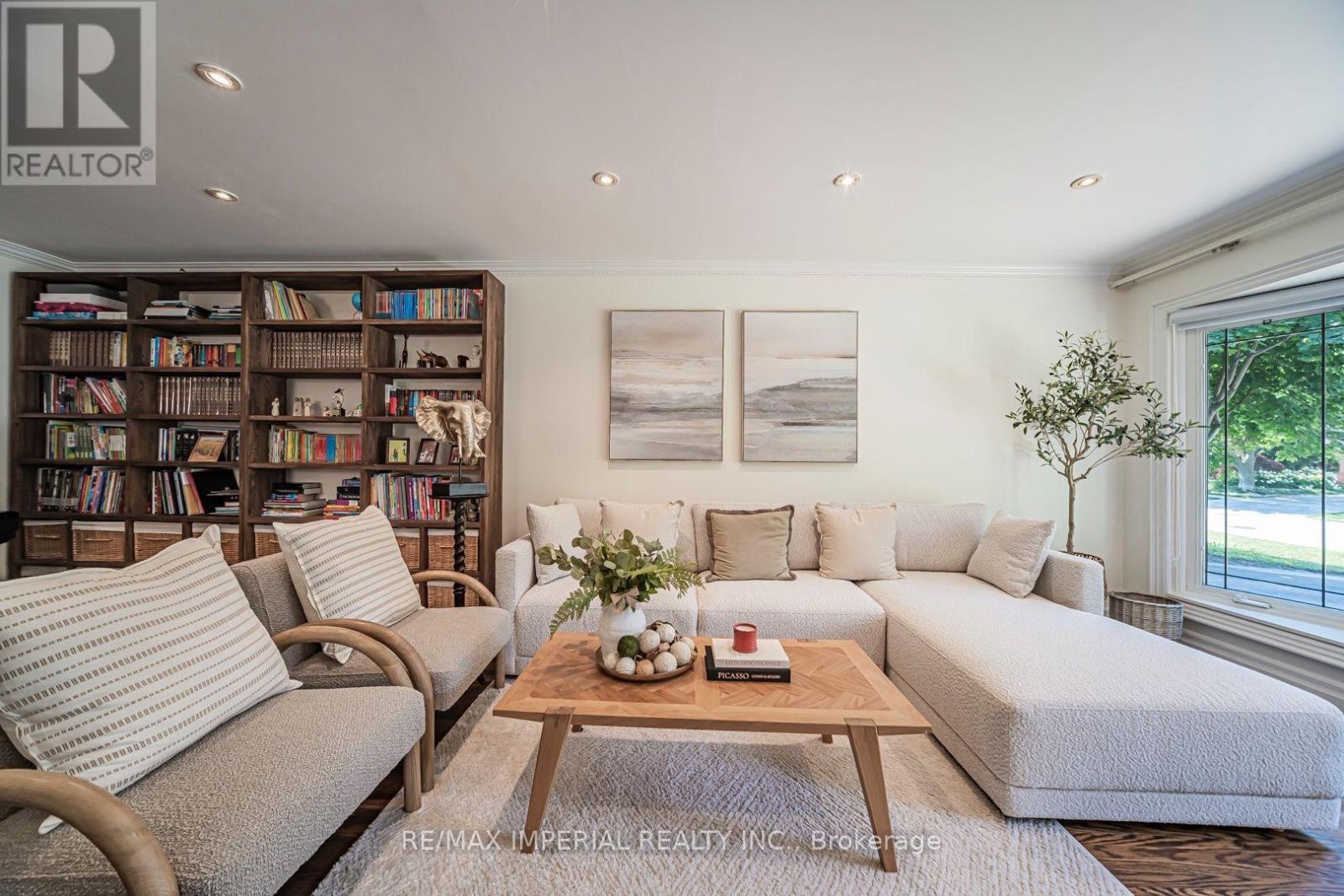 4 QUINCY CRESCENT - 7