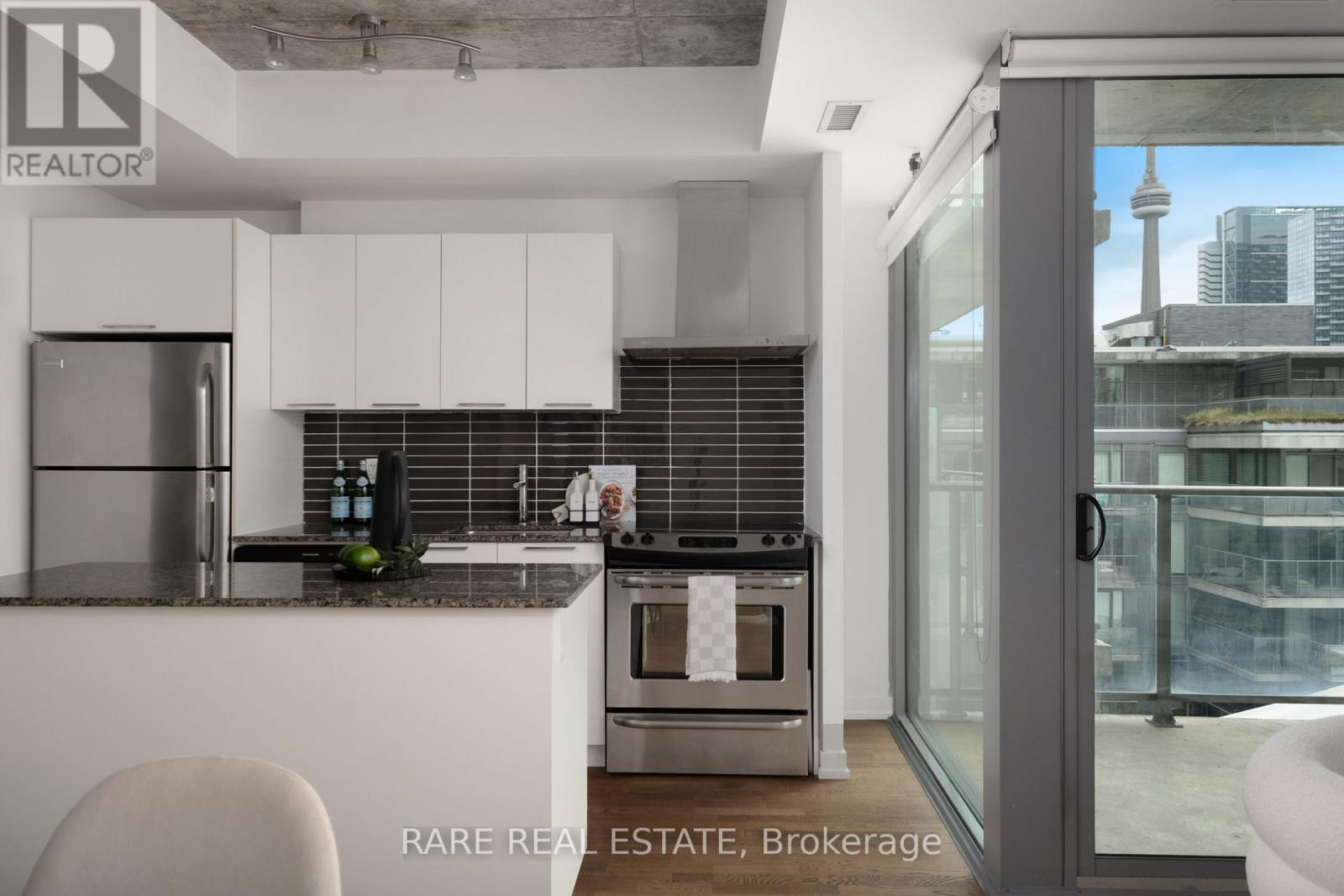 #919 95 BATHURST STREET - 3