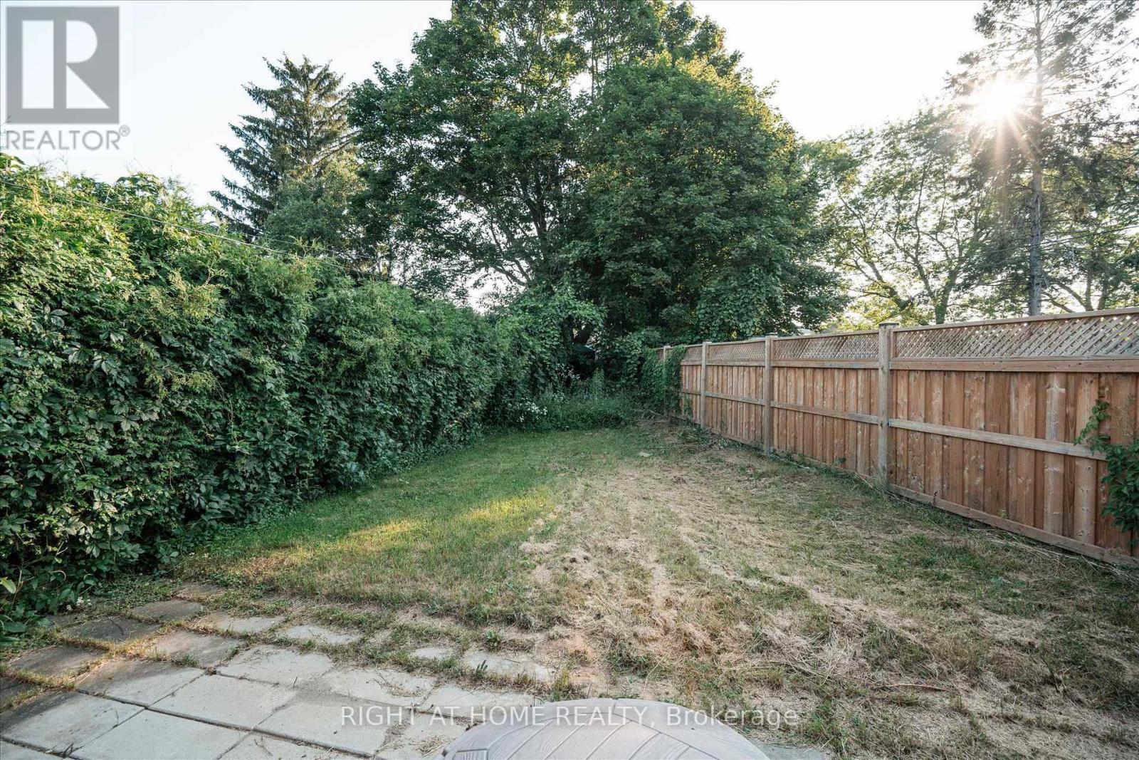 904 WALNUT COURT - Image 17