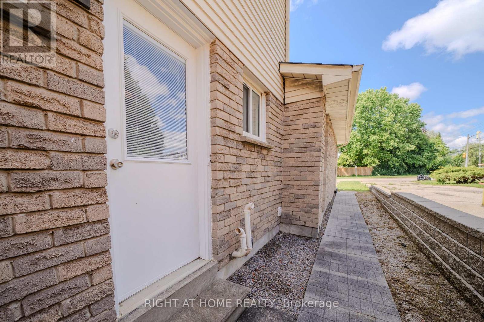 11 CARLSON DRIVE - 4