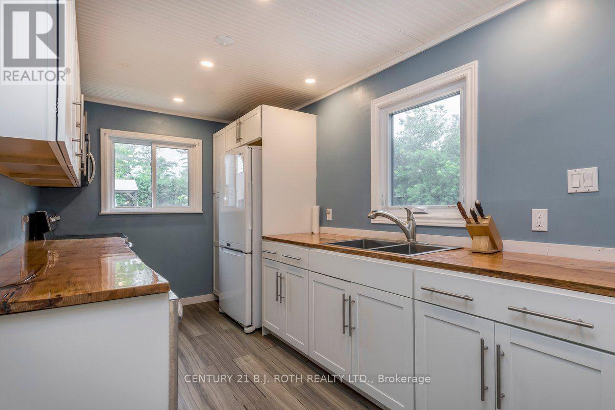 922 ELIZABETH AVENUE - 13