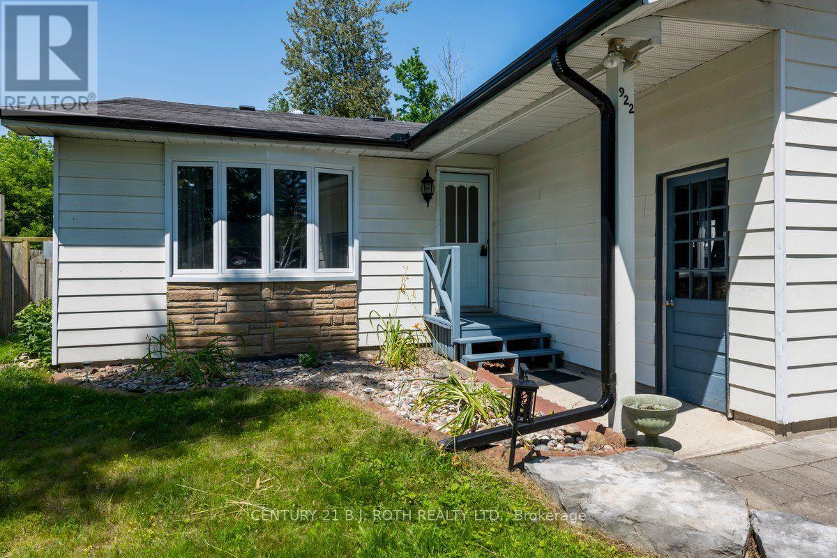 922 ELIZABETH AVENUE - 2