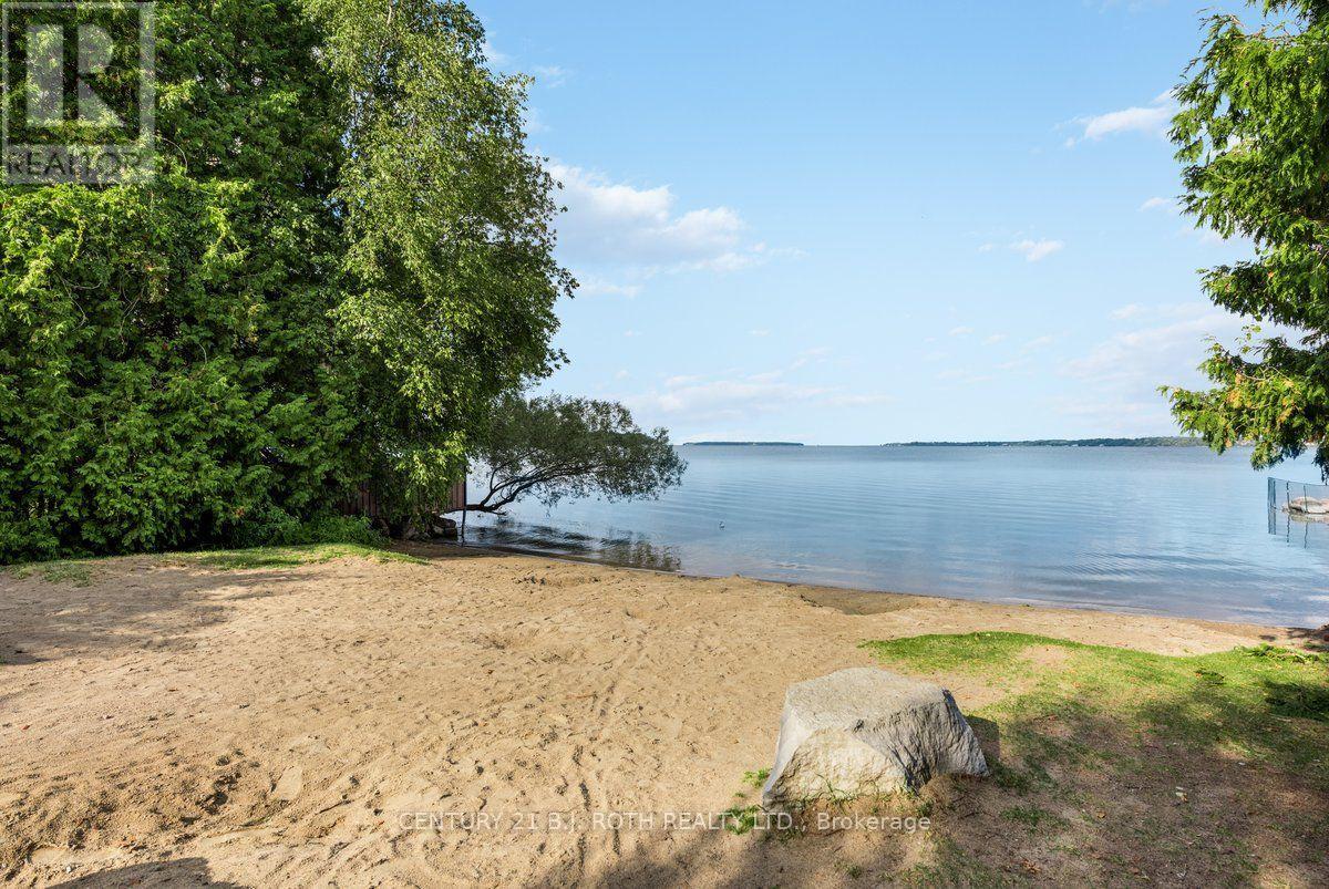 922 ELIZABETH AVENUE - 3