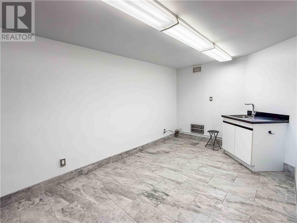 633 Lorne Street Unit# 105, Sudbury — photo 3