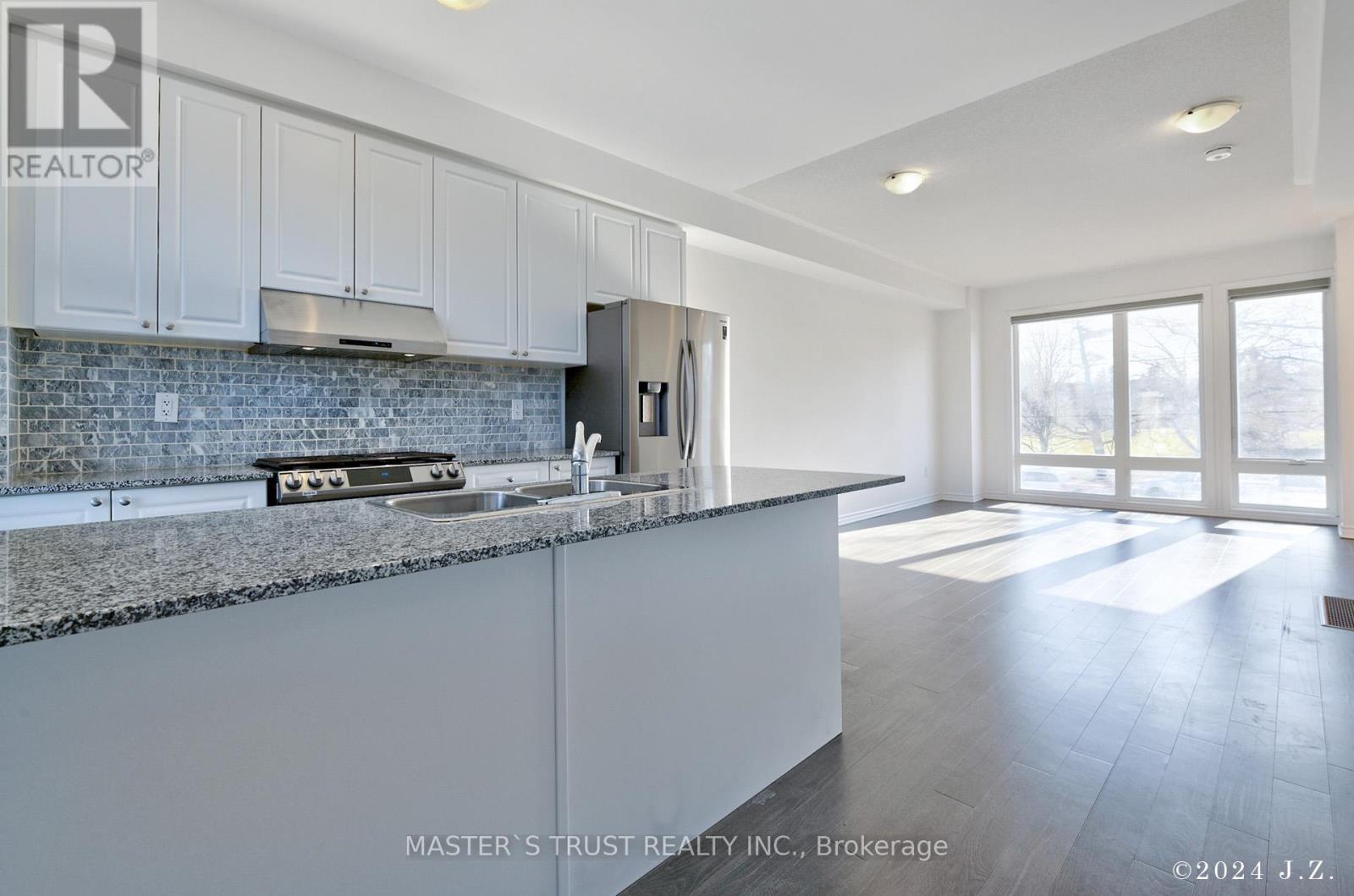 2501 LITTLEFIELD CRESCENT - 13