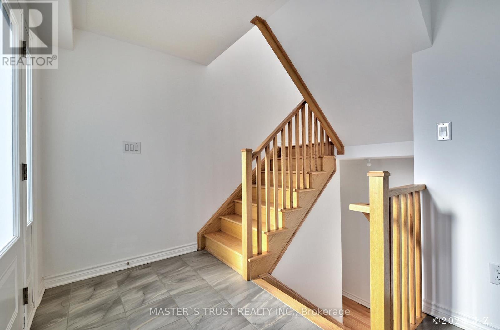 2501 LITTLEFIELD CRESCENT - 3