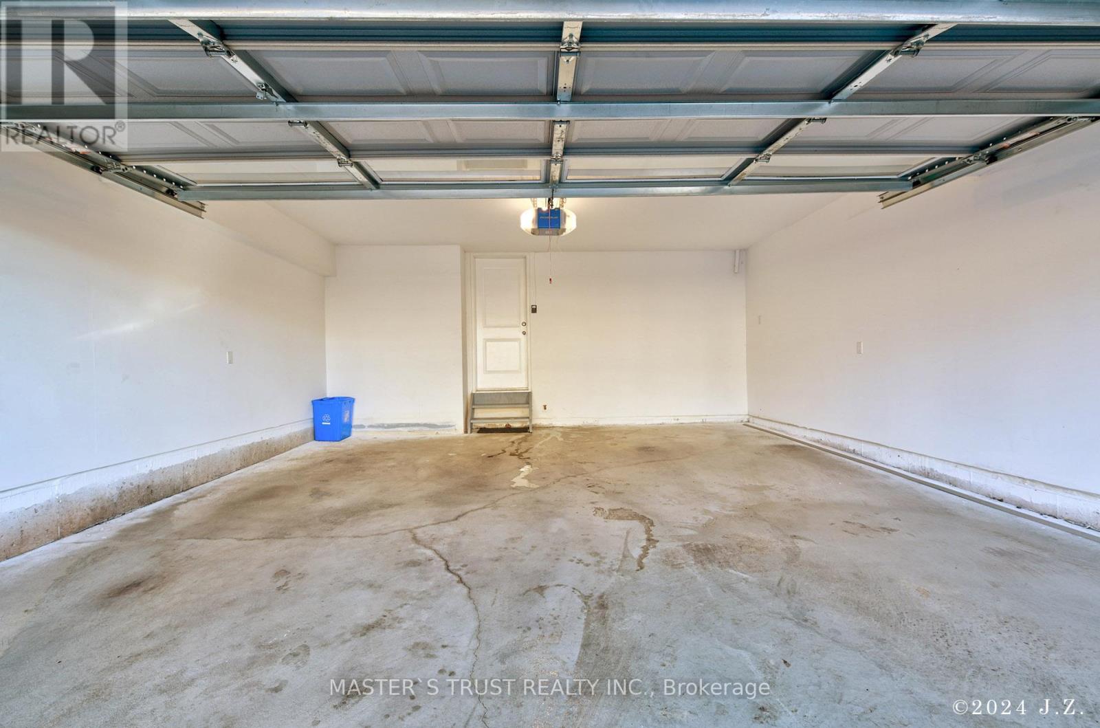 2501 LITTLEFIELD CRESCENT - 31