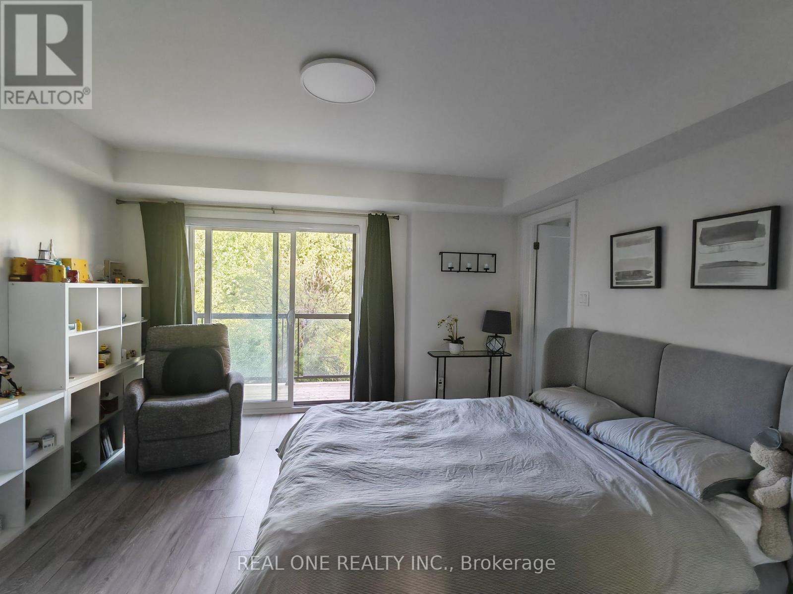 19 WOODSTREAM DRIVE - 11