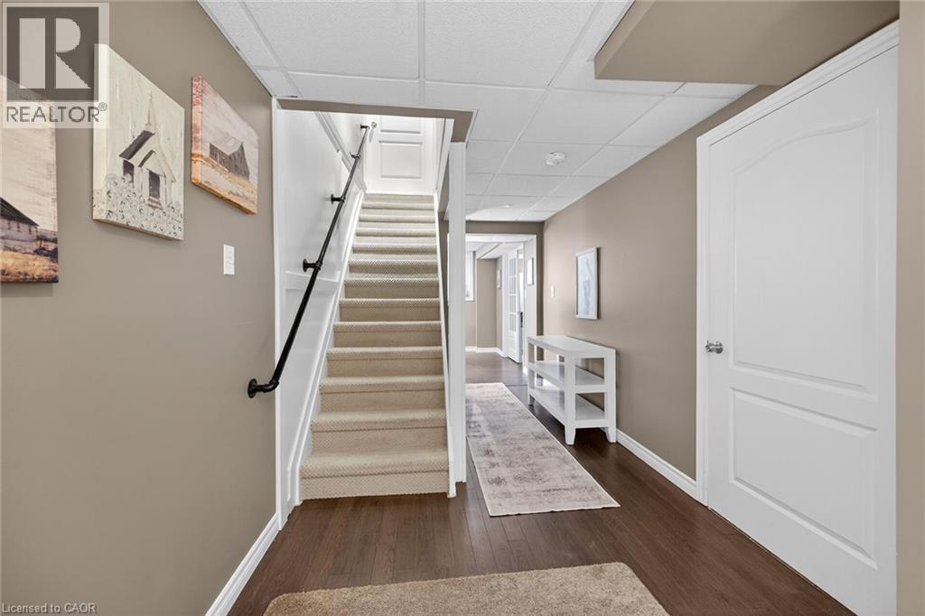 60 DUNROBIN Drive - Image 27