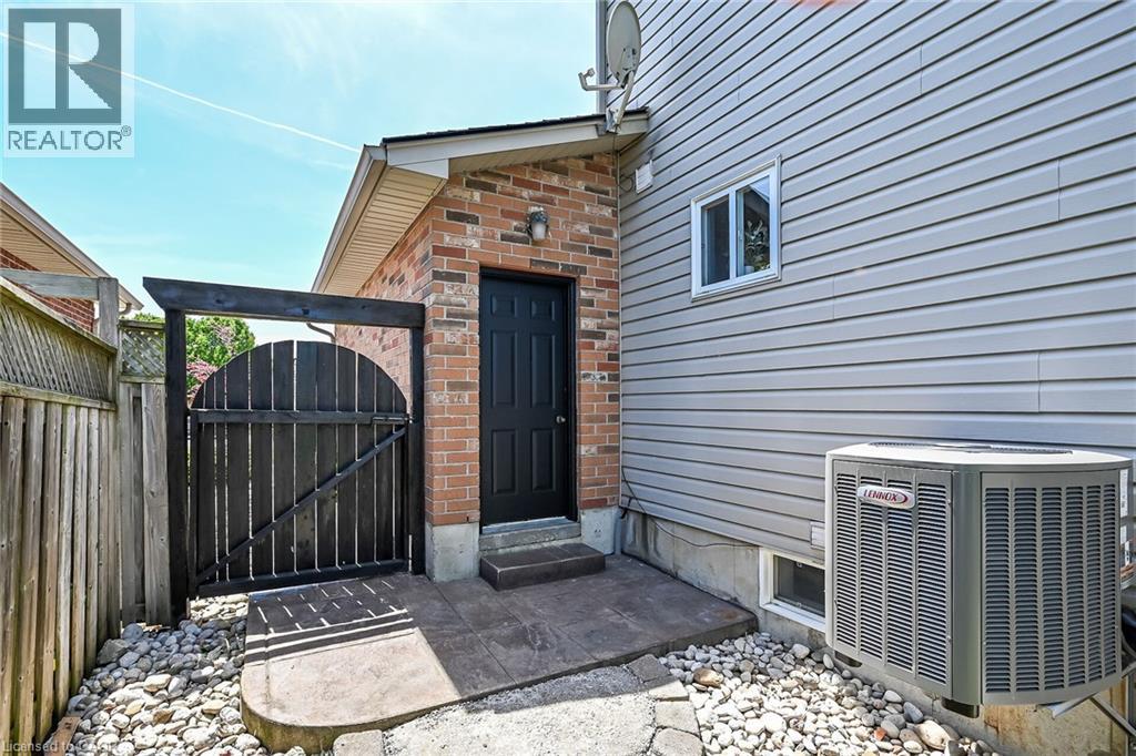 60 DUNROBIN Drive - Image 34