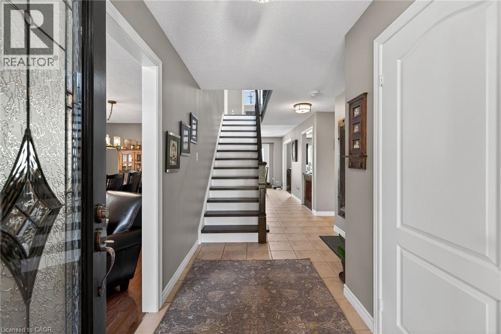 60 DUNROBIN Drive - Image 5