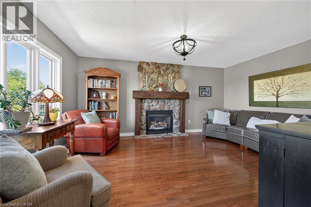 60 DUNROBIN Drive - Image 14