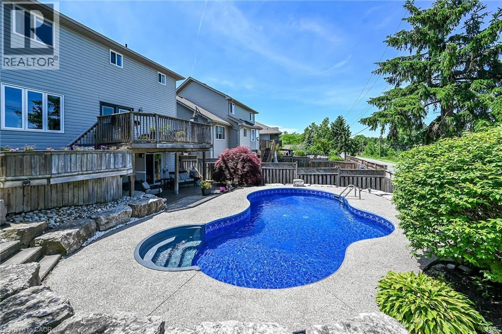 60 DUNROBIN Drive - Image 39