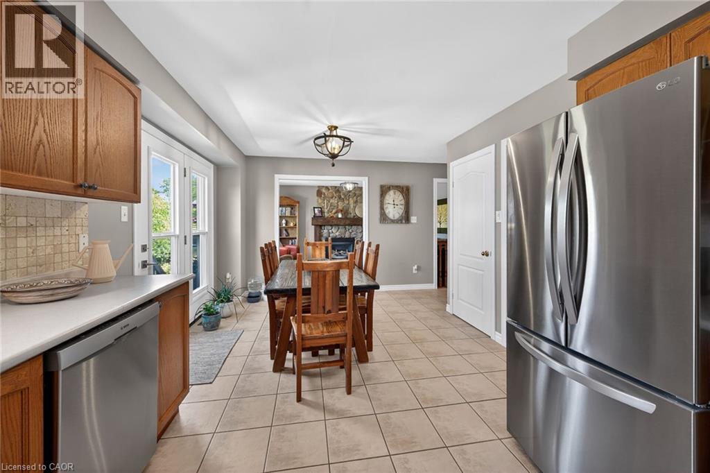 60 DUNROBIN Drive - Image 13