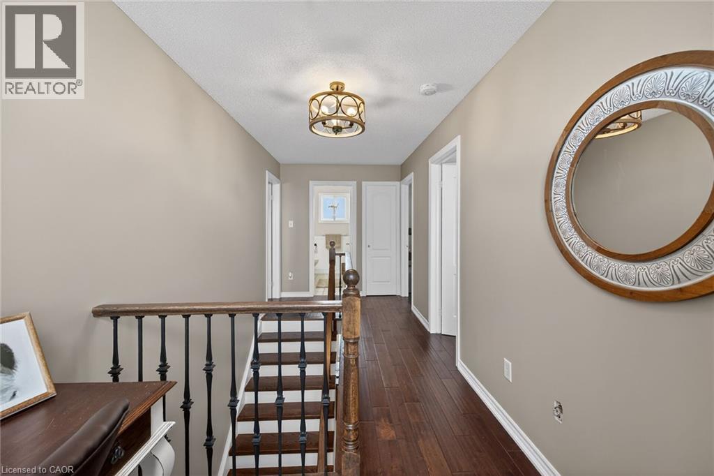 60 DUNROBIN Drive - Image 25