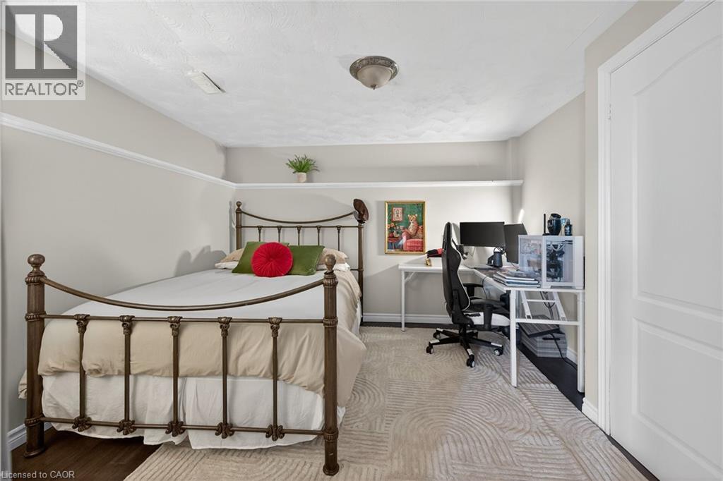 60 DUNROBIN Drive - Image 32