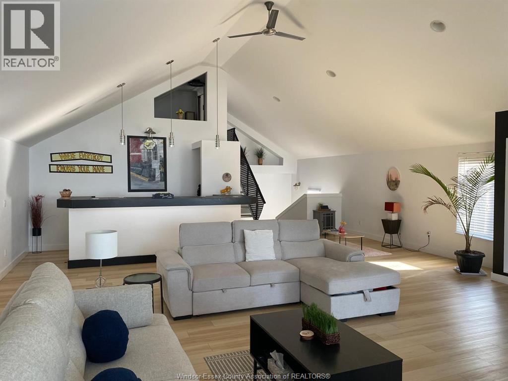 1646 PARK - 7