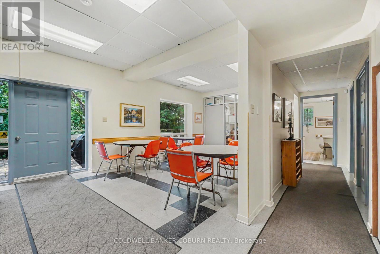 82 Main Street South — photo 17
