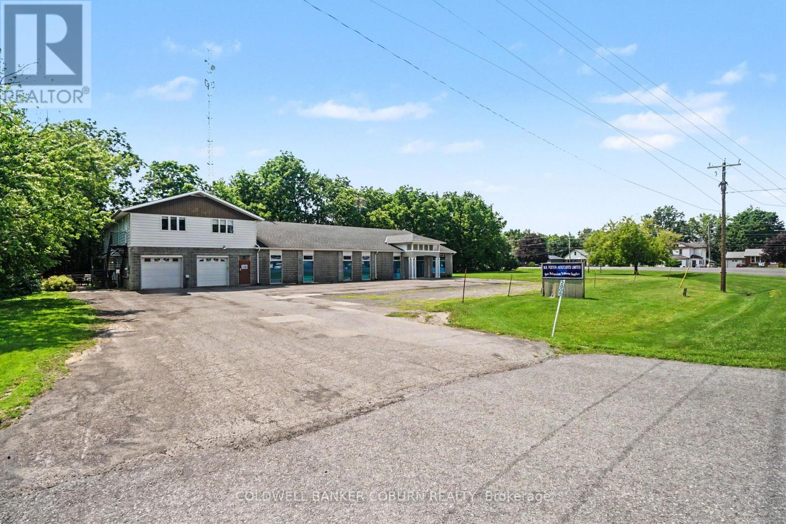 82 Main St. S. (2808 County Road 7)