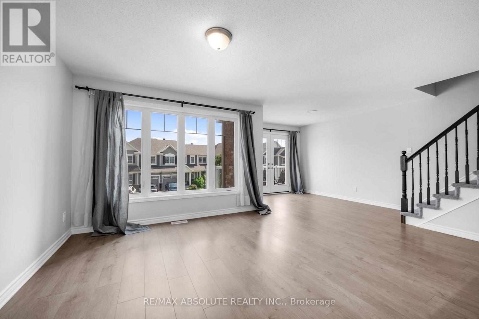 374 WILLOW ASTER CIRCLE, Ottawa. Luxury613. By Peter Sagos - Image 11