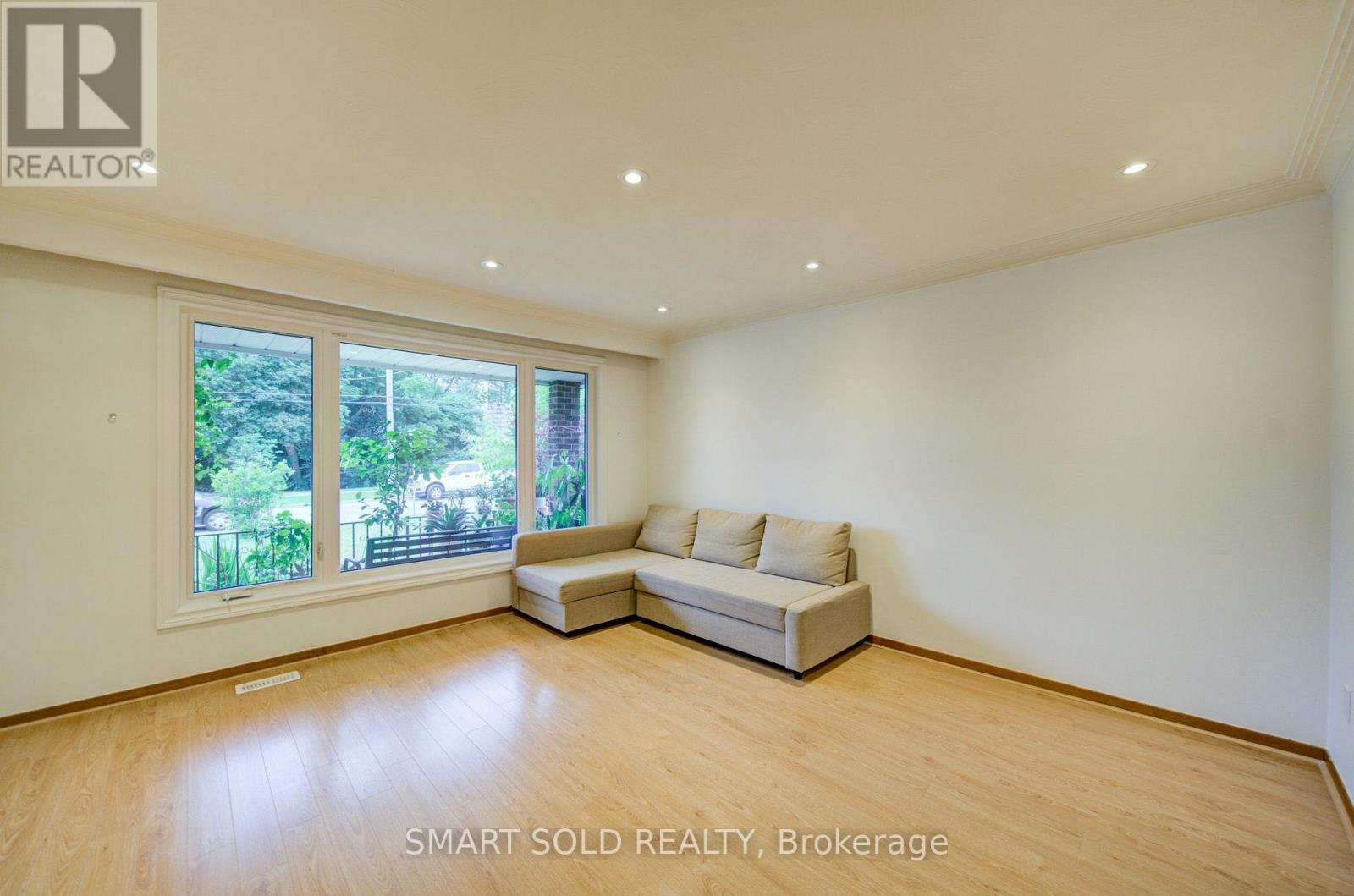 56 GATESVIEW AVENUE - 12