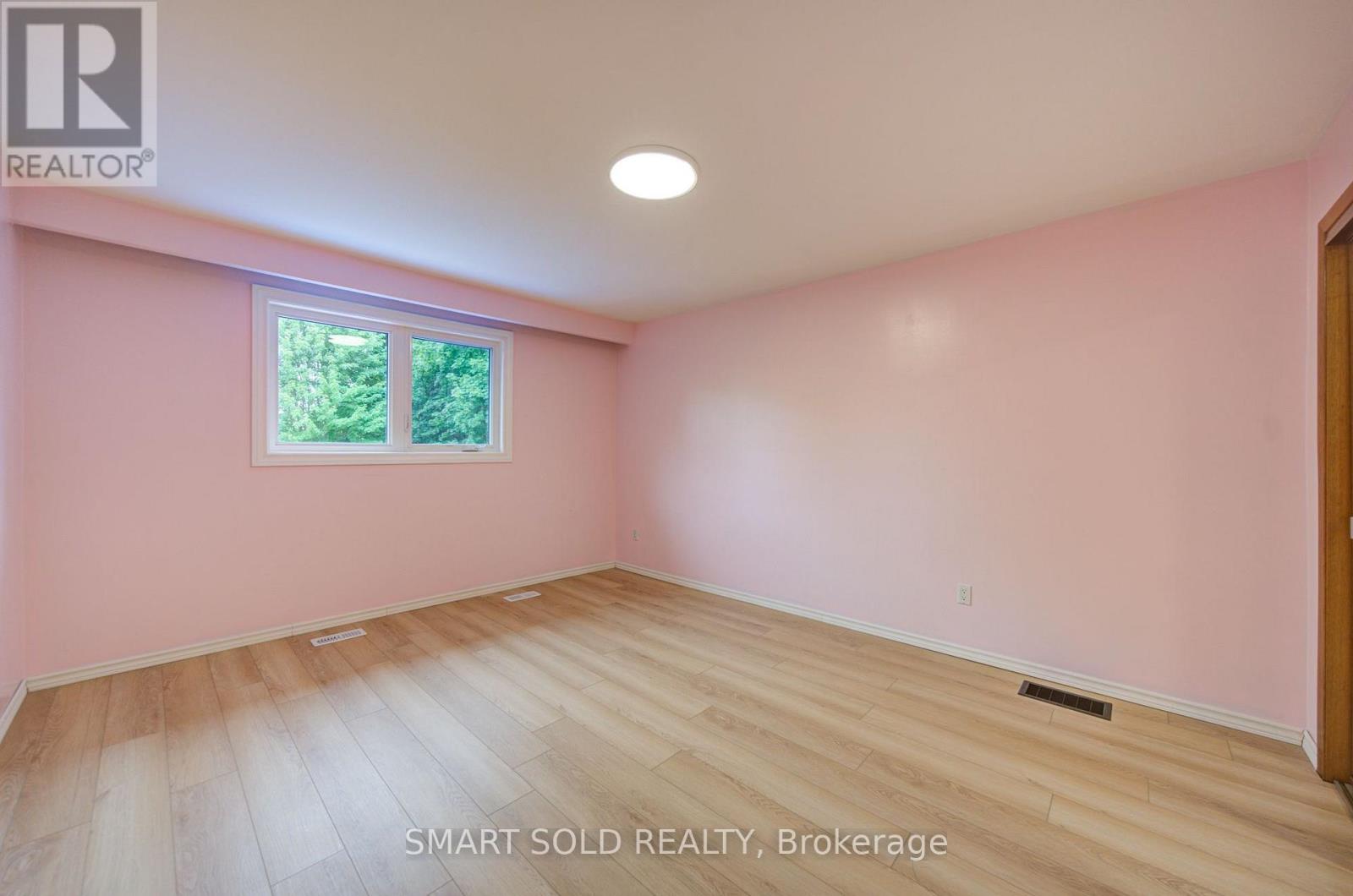 56 GATESVIEW AVENUE - 25