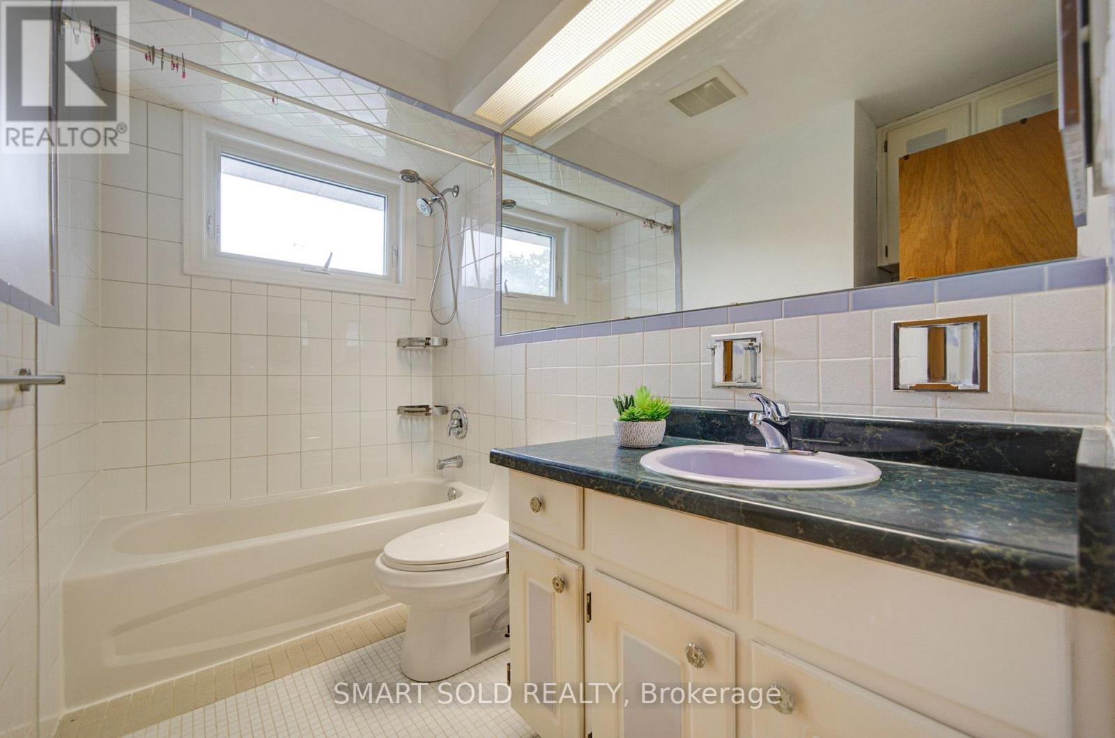 56 GATESVIEW AVENUE - 27