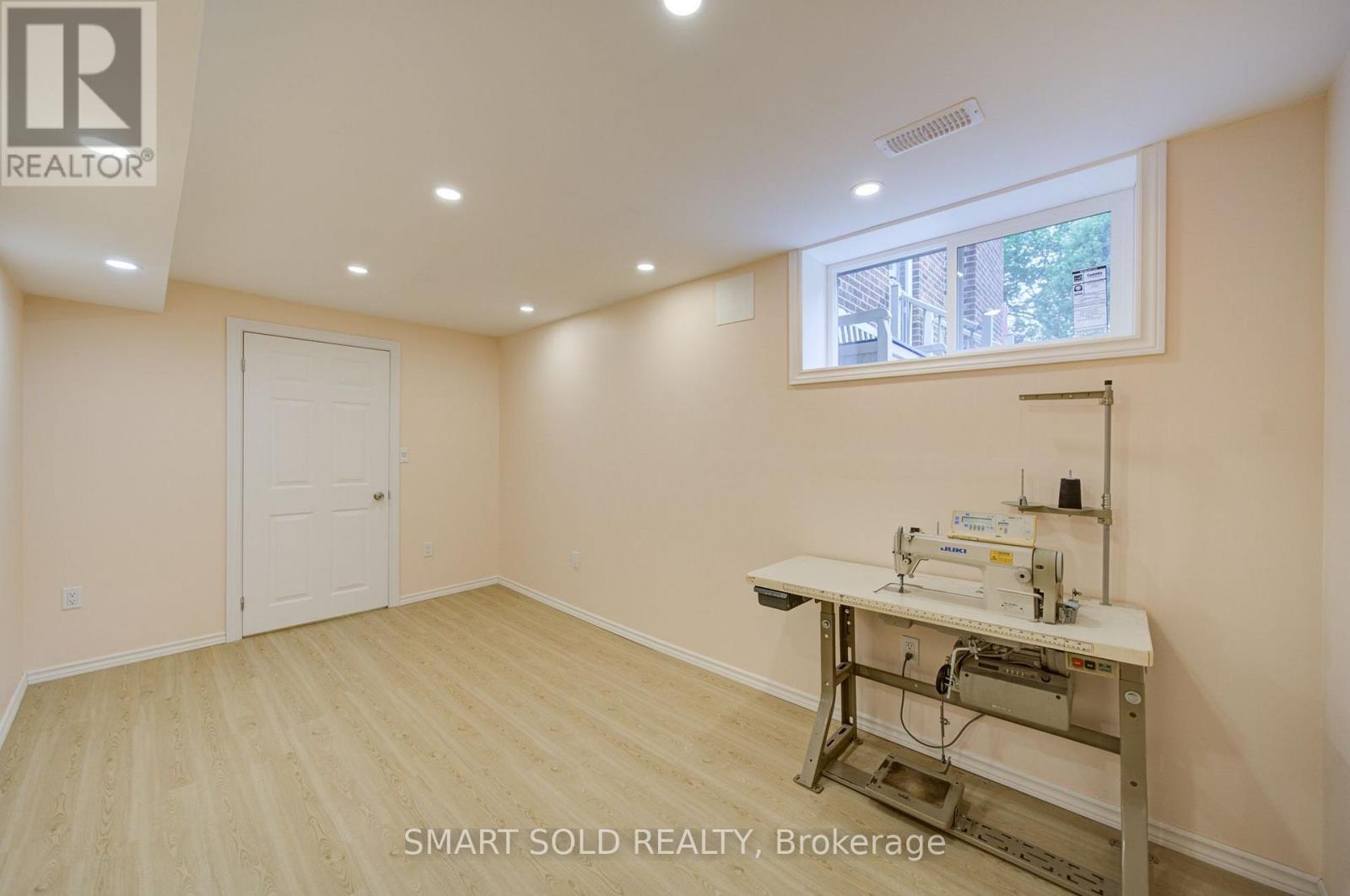 56 GATESVIEW AVENUE - 40