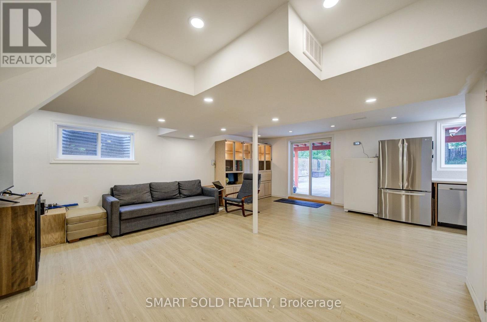 56 GATESVIEW AVENUE - 44