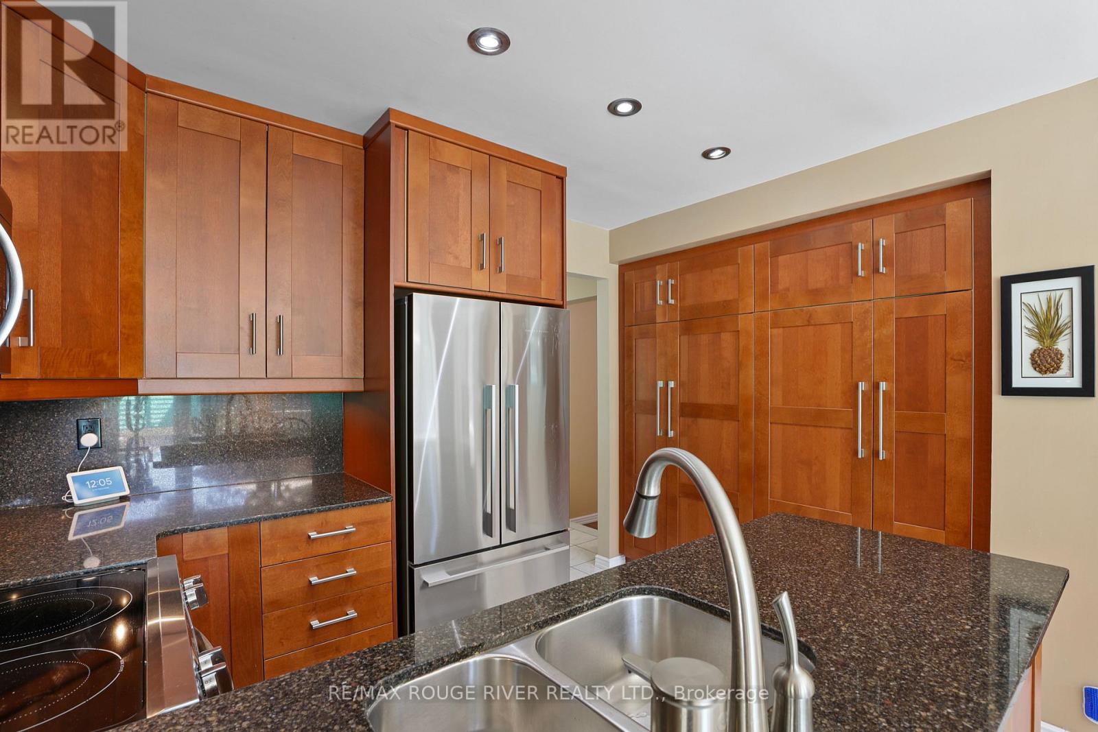11 CANMORE BOULEVARD - 10