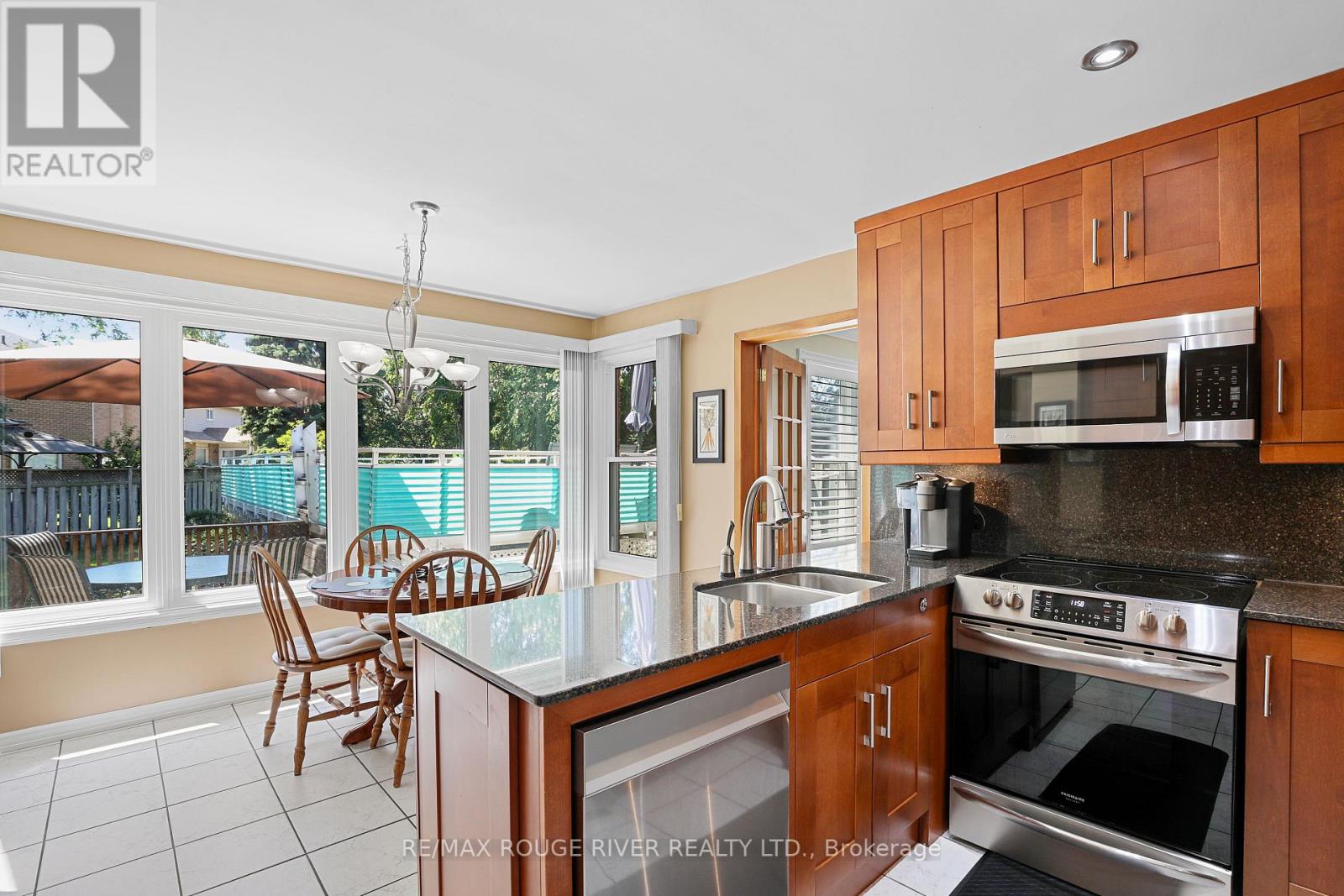 11 CANMORE BOULEVARD - 11