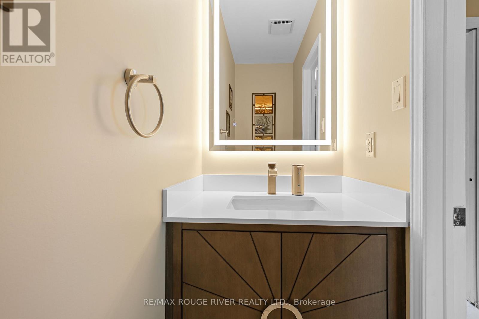 11 CANMORE BOULEVARD - 22