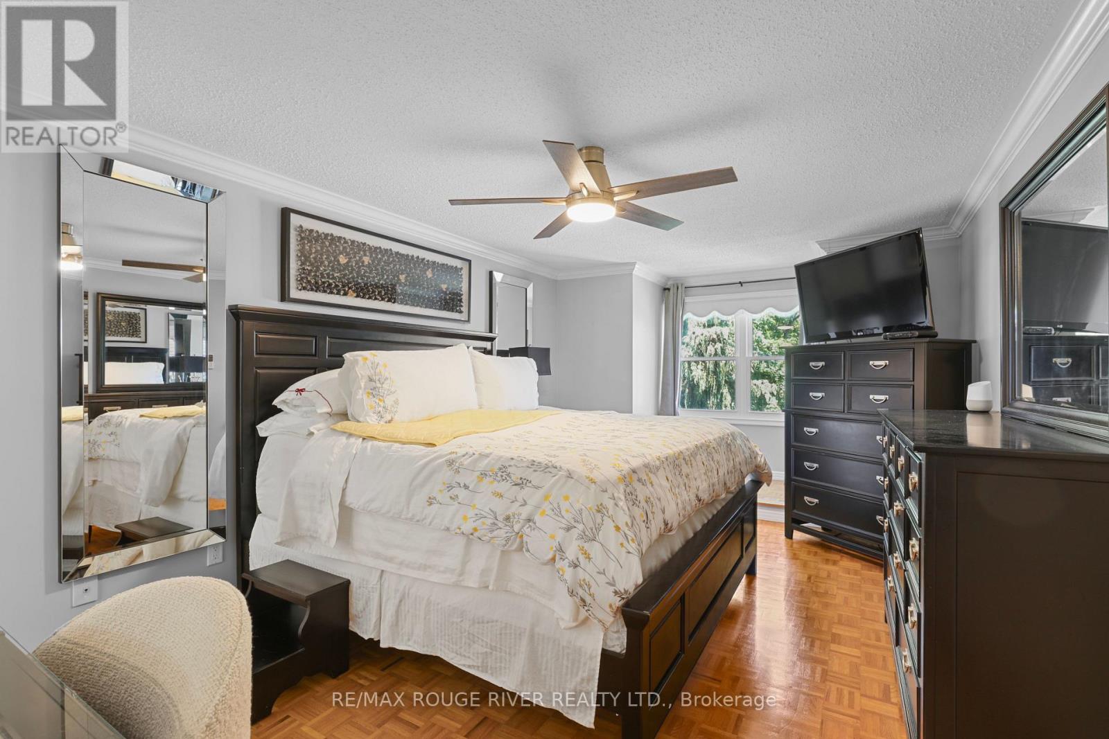11 CANMORE BOULEVARD - 25