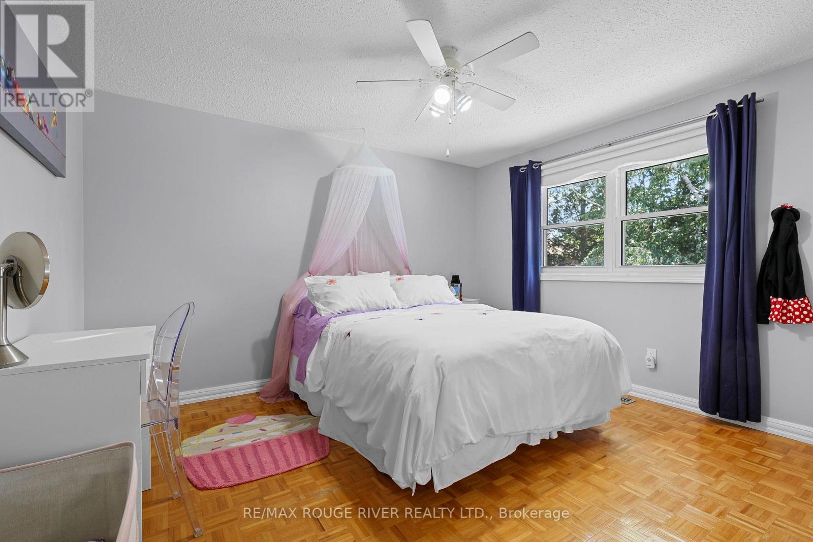 11 CANMORE BOULEVARD - 30