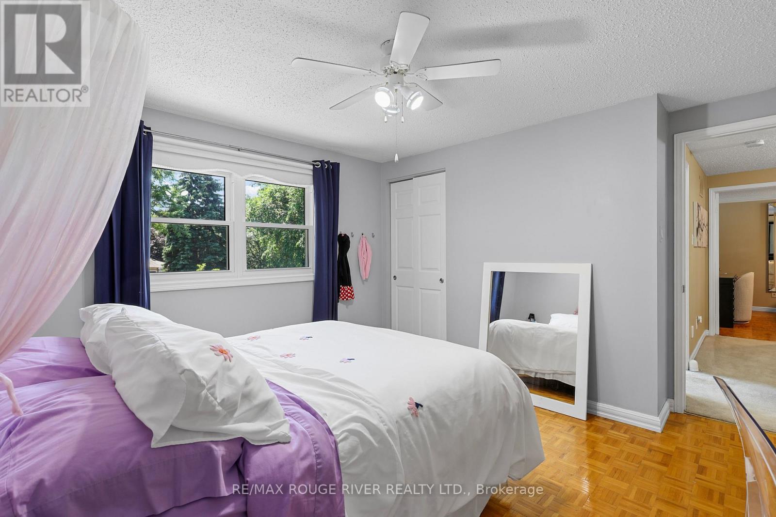 11 CANMORE BOULEVARD - 31