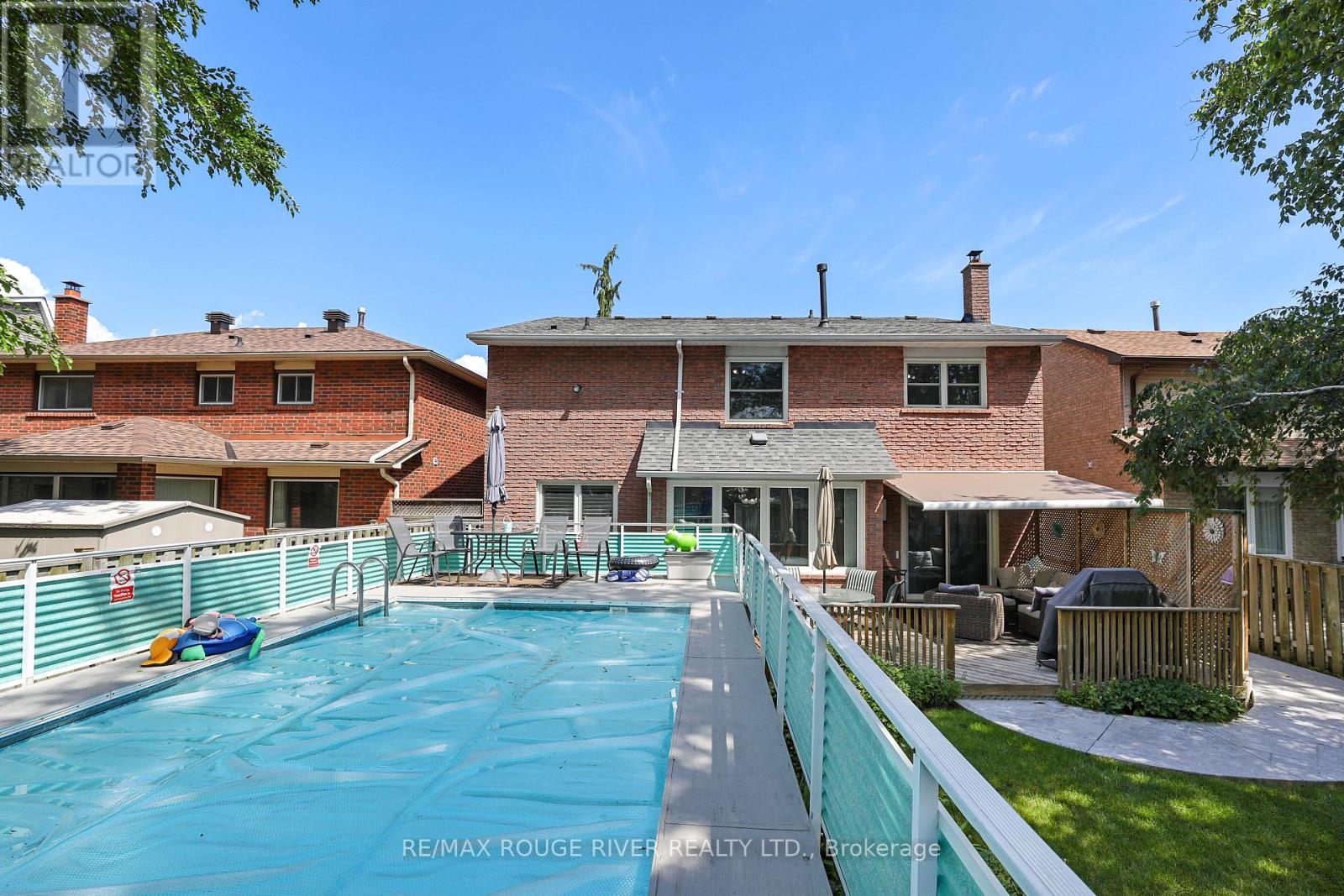11 CANMORE BOULEVARD - 42